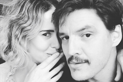 Pedro Pascal se ha convertido en enemigo público por tocar a actrices. Es más complicado que eso
