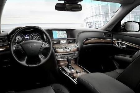 Infiniti Q70