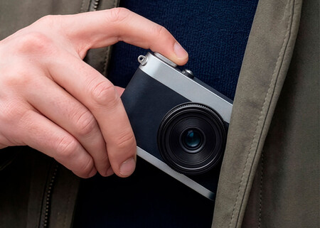 Esquisse Camera en el bolsillo de la chaqueta