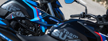 El contraataque de Suzuki a las trail de carretera se llama GSX-8T, y viene con una hermanita radical bajo el brazo 