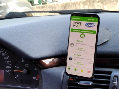Sin WhatsApp ni llamadas al volante: las autoescuelas impulsan el 'modo coche' con esta nueva app para el móvil