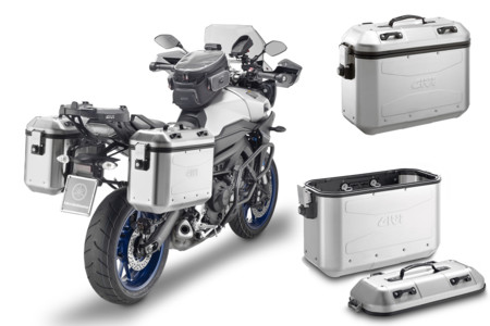 Con las GIVI Trekker Dolomiti podrás perseguir el horizonte sobre tu moto