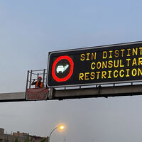 Activistas volvieron a cortar la M-30 uno de los peores días del año. Prometen más acciones con la 'Guía para colapsar el tráfico'