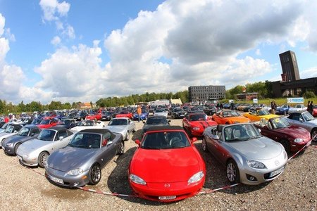 Ford venderá parte de su participación en Mazda