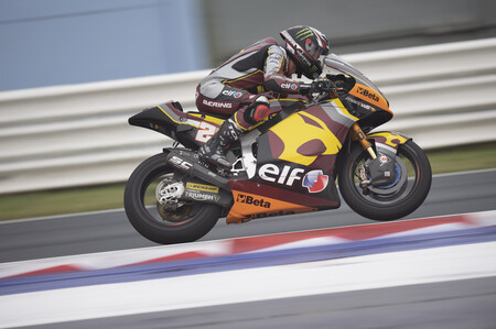Sam Lowes gana en Misano y Raúl Fernández desperdicia un día malo de Remy Gardner con una extraña caída