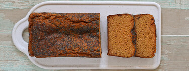 El bizcocho sin azúcar más sabroso para el desayuno: se prepara con cinco ingredientes y es rico en proteínas