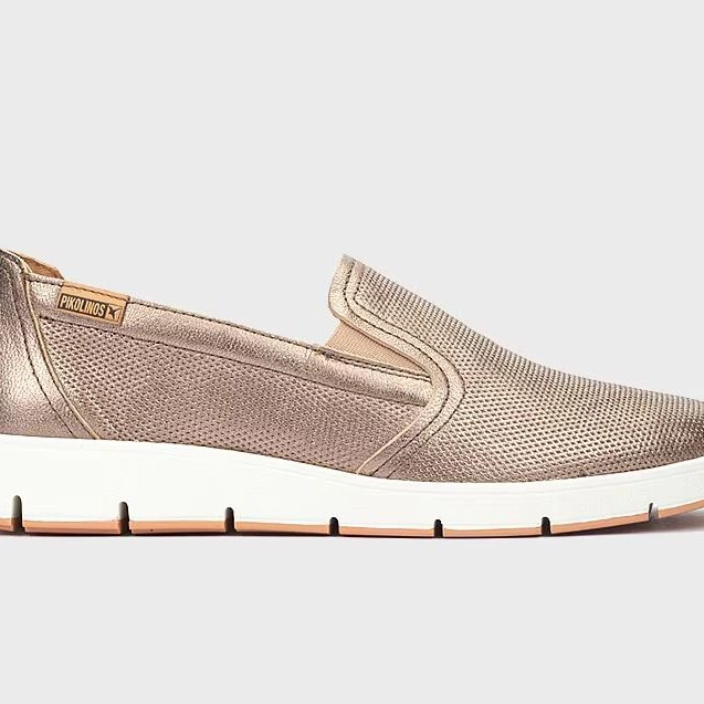 Mocasines de mujer de piel con elásticos y plantilla acolchada en color plata

