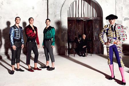 Dolce & Gabbana presentan su campaña para primavera/verano 2015 inspirada en la fiesta brava