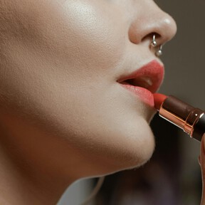 Los cinco colores de labios que arrasarán esta primavera 2026 