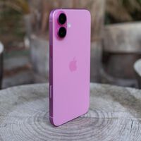 Si tuviera 600 euros para un iPhone, no me compraría el 16e. Iría a por este otro que tiene mejor pantalla y batería 