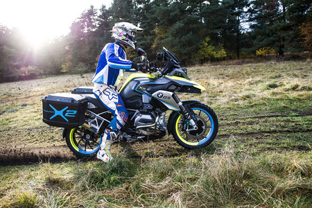 La doble tracción podría llegar a las motos de BMW con un motor eléctrico en la rueda delantera