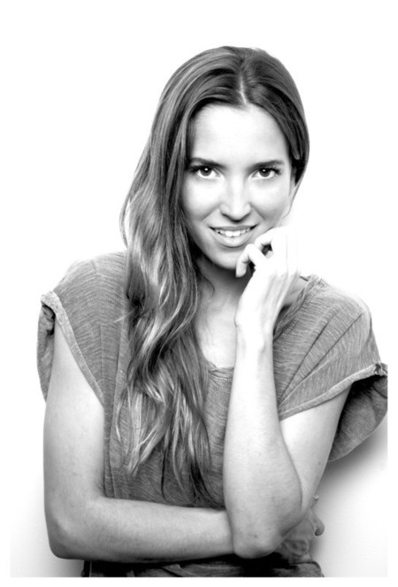 Ana Fernández, nueva melena en la oficina Pantene