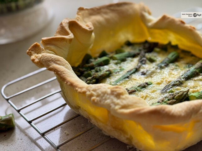 Quiche de espárragos trigueros, un delicioso plato de temporada para compartir
