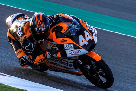 Aron Canet da primero: record del circuito y medio segundo a Fenati en los libres de Catar