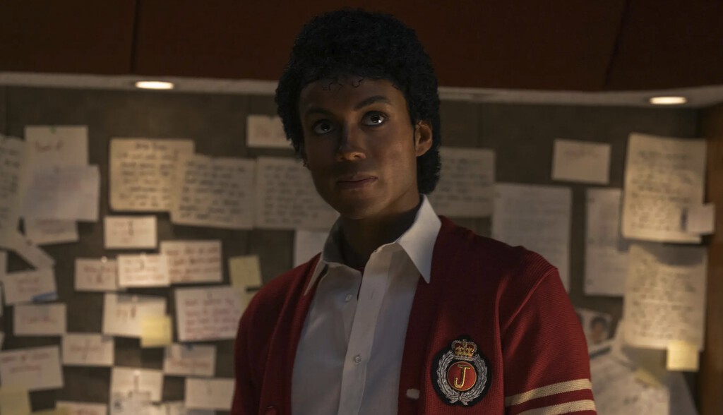 El protagonista de 'Michael' asegura que la secuela dará una visión más clara sobre las grandes polémicas del Rey del Pop: "Es muy importante que escuche su voz"