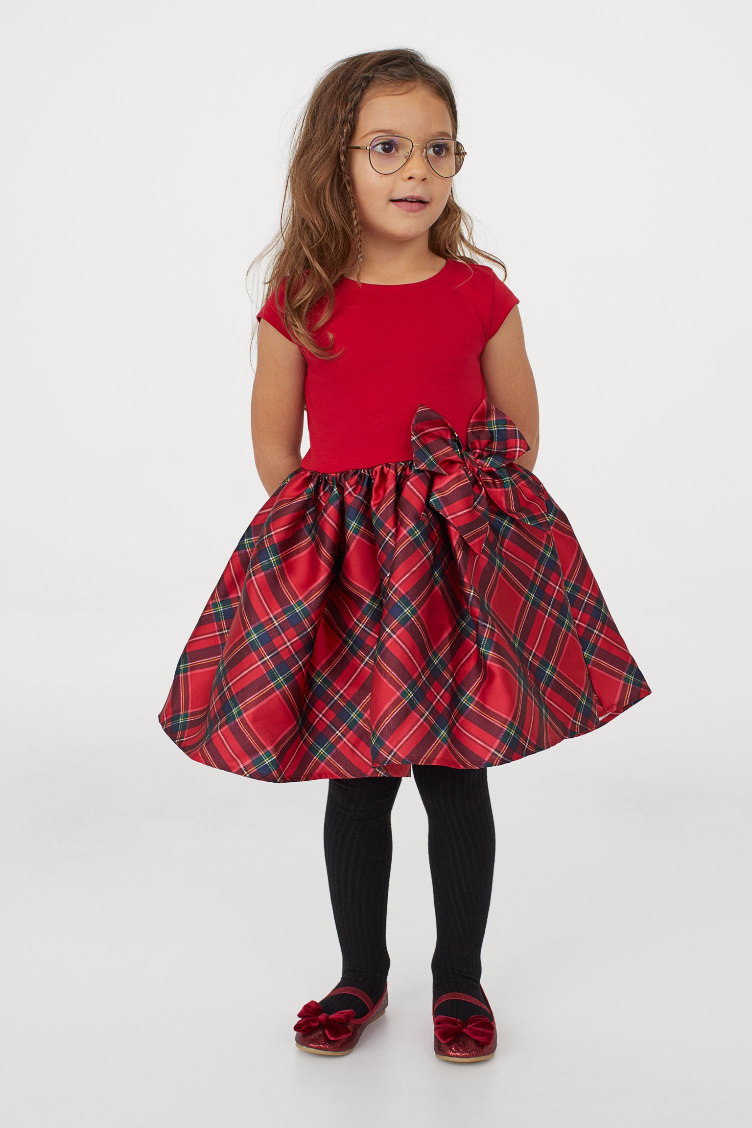 Vestido de fiesta rojo
con lazo