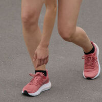 Asics quiere ponerte en forma rebajando sus zapatillas estrella para correr de 160 a menos de 75 euros    