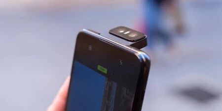 Asus Zenfone 6 の回転カメラ