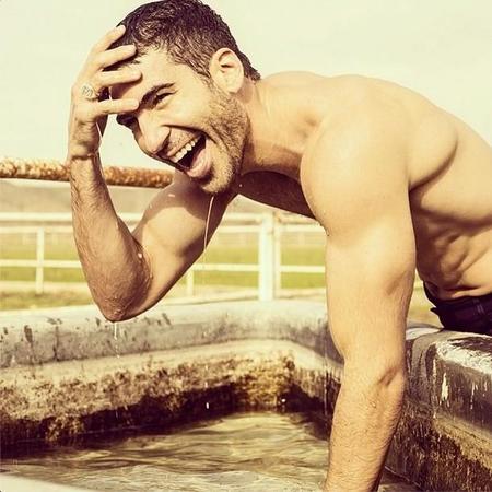 Los americanos tampoco se quieren perder a Miguel Ángel Silvestre , y tontos no son