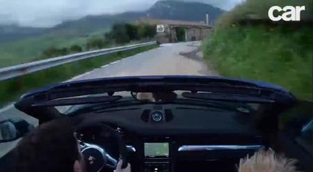 Un Porsche 911 Targa corre el Targa Florio 
