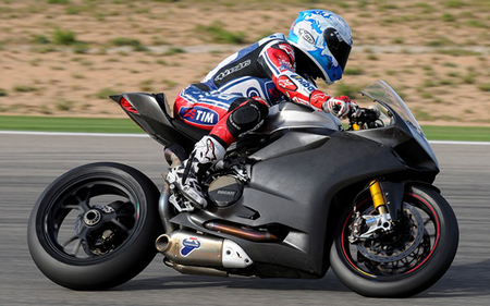 Tom Sykes y Kawasaki al frente del tercer y último día de tests en Aragón