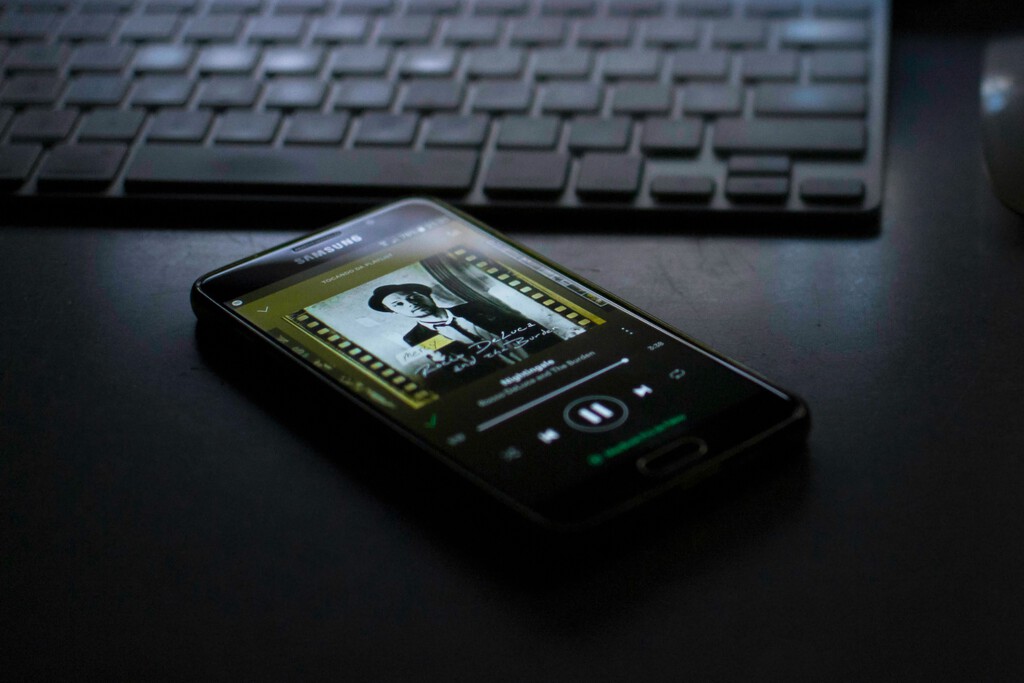 Spotify planea un nuevo plan "deluxe". Es parte de una tendencia tecnológica: base, cuerpo y guinda 