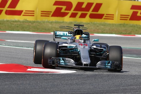 Pole position de Lewis Hamilton en el GP de España de F1. Alonso séptimo