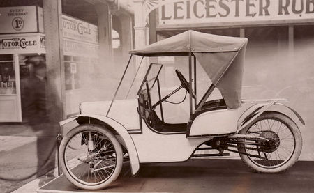 Especial descapotables: Morgan, la historia del triciclo volador