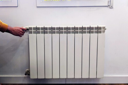 Se me ha roto un radiador con calefacción central: ¿puede la comunidad impedir que se vacíe la caldera para arreglarlo?