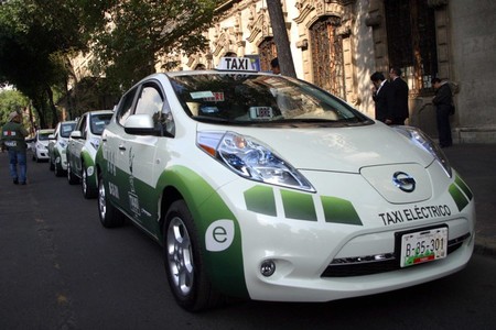 La flota de taxis eléctricos de Ciudad de México inicia su servicio