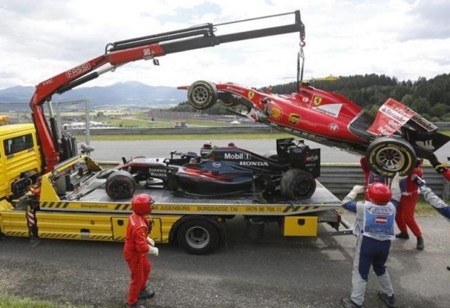 Alonso Y Raikkonen Choque Crop1434893922791 Jpg 951387835
