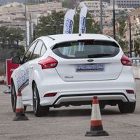 Controlar sobrevirajes y detectar peligros: Ford abre la inscripción para sus cursos gratuitos de conducción en Madrid