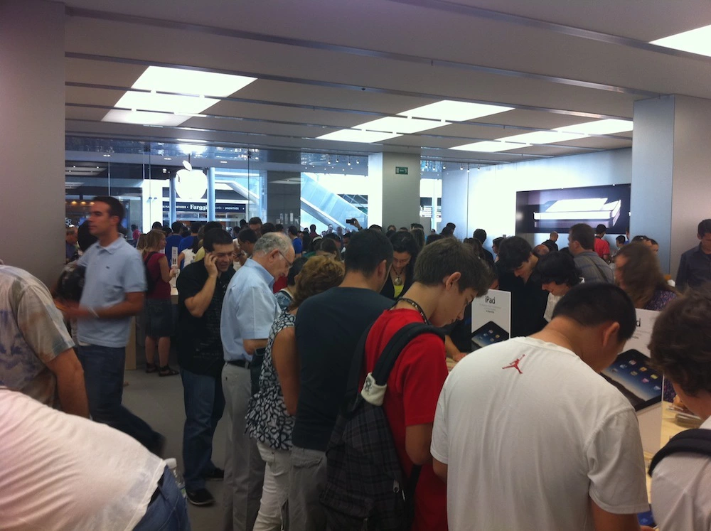 Foto de Inauguración Apple Store La Maquinista (84/93)