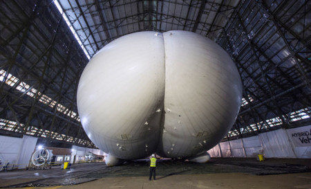 Ésta es la aeronave más grande del mundo y vuela 5 días sin repostar