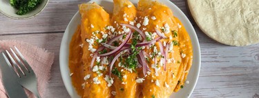 Receta de entomatadas de pollo y queso, las tortillas mexicanas rellenas de sabor más suave