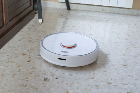 Roborock S5 Max, el potente robot aspirador de Xiaomi con guiado láser que también friega, rebajadísimo hoy en eBay: por 322 euros con este cupón