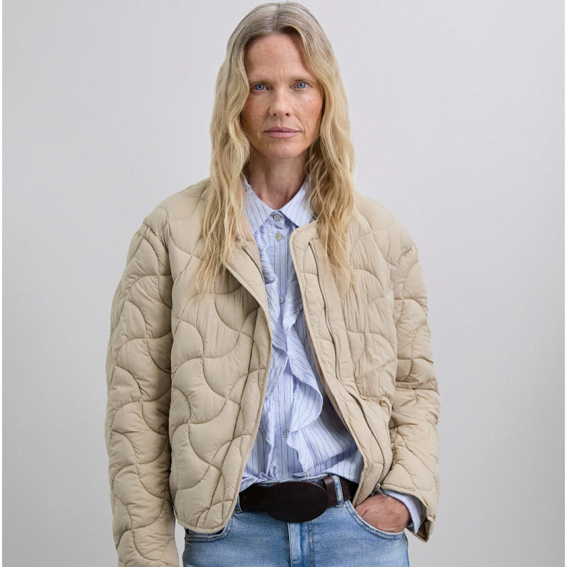 Scalpers - Chaqueta acolchada de mujer con cierre frontal con cremallera.