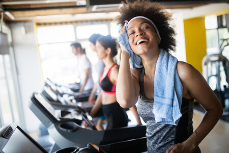 En invierno, corre en la cinta: cinco claves para sacarle todo el partido a tu entrenamiento de running de interior