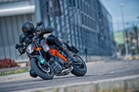 Los Dunlop SportSmart² neumáticos de serie para la nueva KTM 1290 Super Duke R