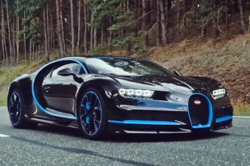 Um polonês construiu sua própria versão de um carro de € 2,4 milhões que funciona como uma bicicleta. Fonte: YouTube: Bugatti; 2017.