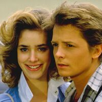 "Rompí a llorar": una de las estrellas originales de Regreso al Futuro recuerda cómo la sustituyeron por ser más alta que Michael J. Fox 