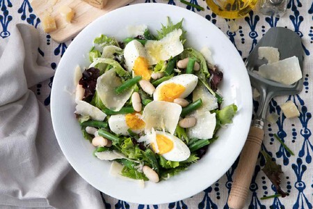 Ensalada Frijoles Huevos Grana Padano