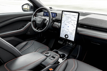 Ford Mustang Mach-E 2021, interior