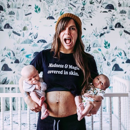 "Ser amable conmigo misma": el inspirador mensaje de una madre de mellizas sobre su cuerpo en el postparto