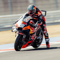 La revolución técnica de la KTM de Dani Pedrosa en Misano: chasis de fibra de carbono y alerones hasta en el radiador 