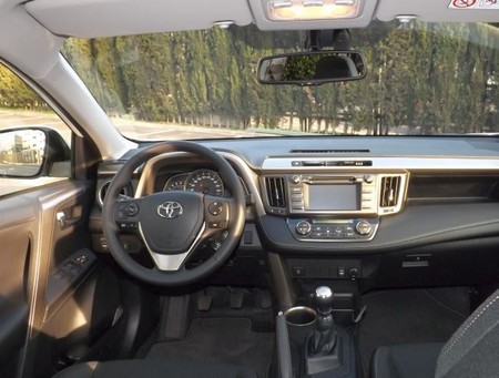 El Toyota RAV4 Advance + Pack 20 Aniversario a prueba (II): Interior y experiencia al volante