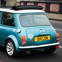 Uno de cada cinco conductores prefiere ser un delincuente a pagar multas: falsificar matrículas en Reino Unido sale absurdamente barato que nadie hace nada para arreglarlo