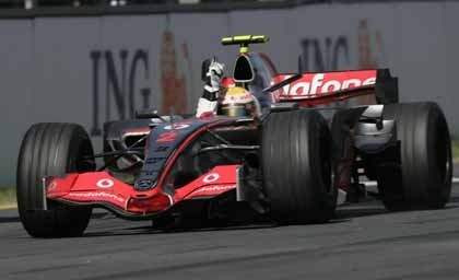 En McLaren ven a Hamilton Campeón del Mundo