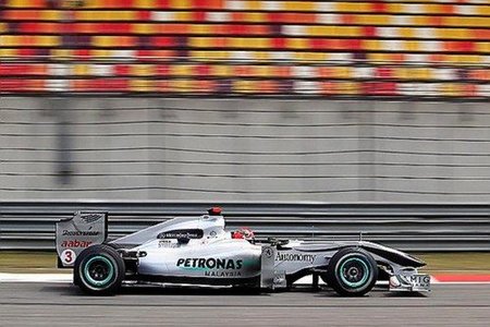 Michael Schumacher sigue delante en los libres 2 del GP de China 2010