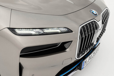 BMW i7 faros